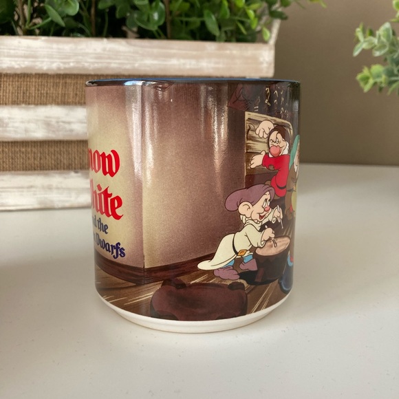 Snow White and the Seven Dwarfs mug - Picture 2 of 6
